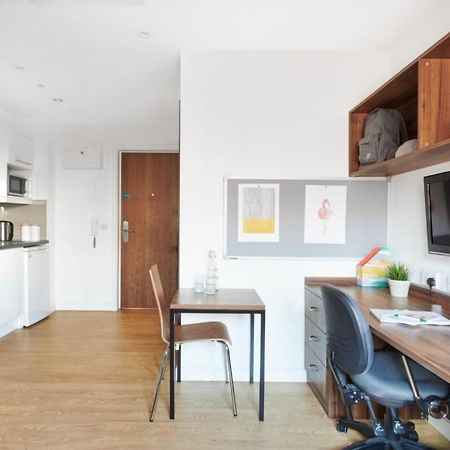 Zeni Central Exeter Studios Екстер'єр фото